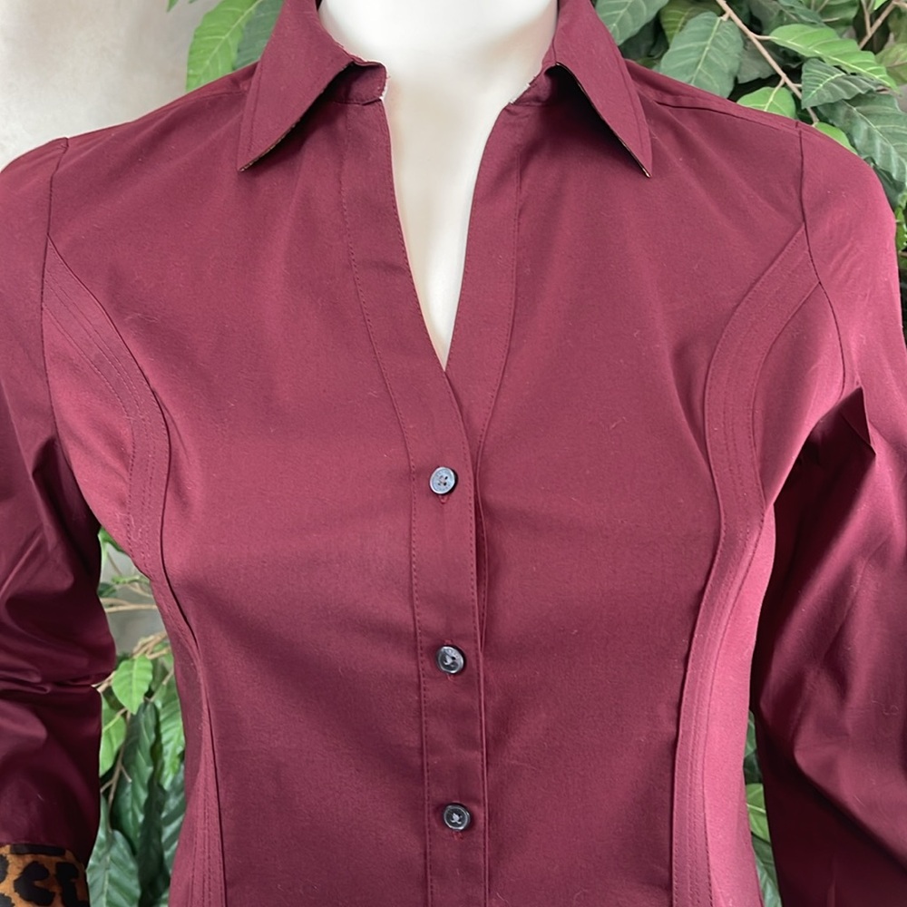 EXPRESS PLUM LEOPARD ACCENT ESSENTIAL SHIRT - Picture 6 of 11